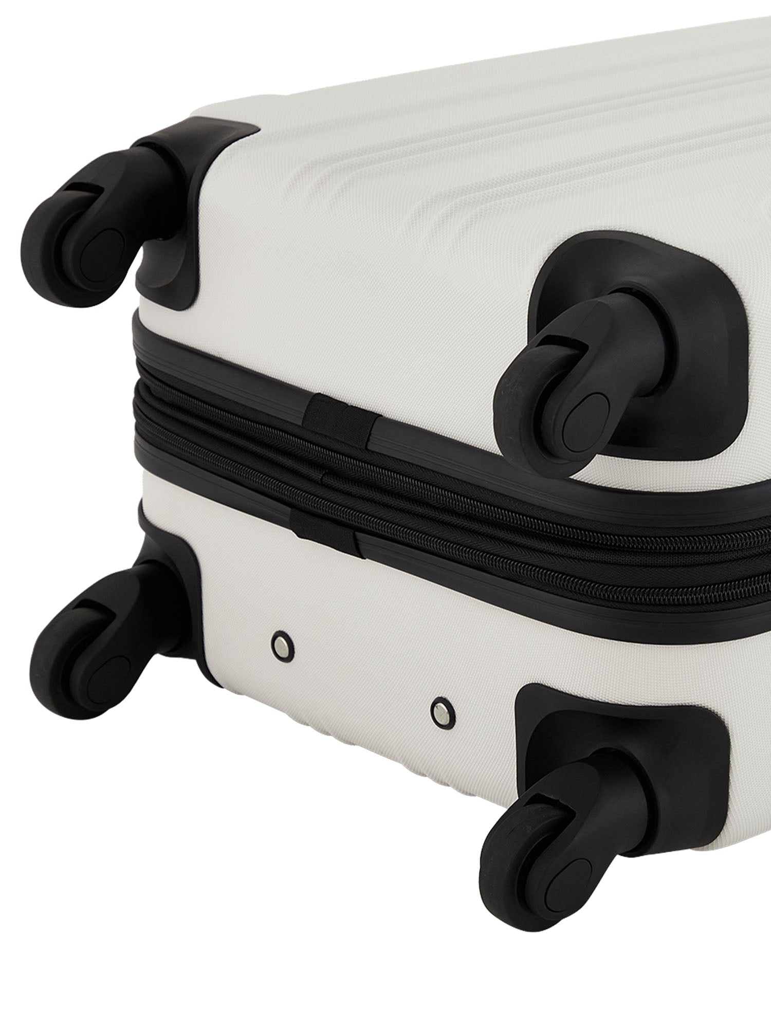 Travelers Club 22 inch Hardside Expandable Rolling Spinner Carry-On