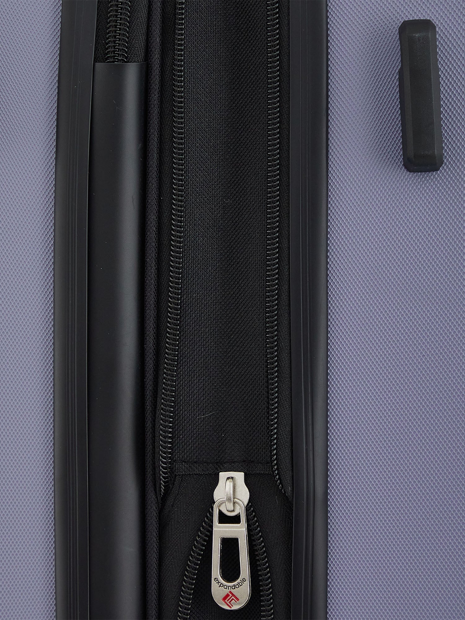 Travelers Club 22 inch Hardside Expandable Rolling Spinner Carry-On